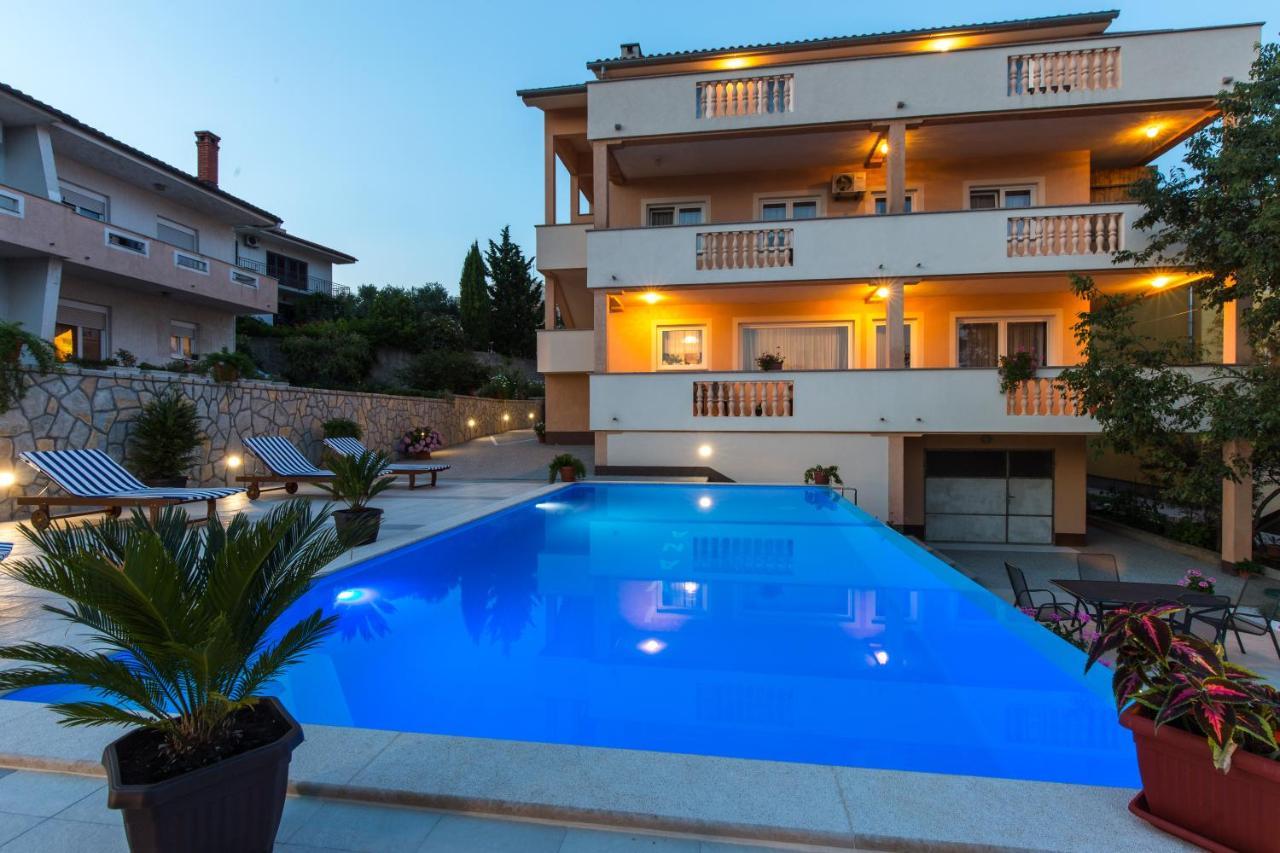 Apartments With Pool Ivana Krk Krk Town Exteriér fotografie